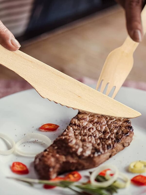 This 100% Birchwood knife set of 20 pieces has no chemicals and is made from natural materials and is biodegradable. This plant-based cutlery set is an easy, affordable, and necessary sustainable swap for plastic cutlery. Ideal for events or household use.