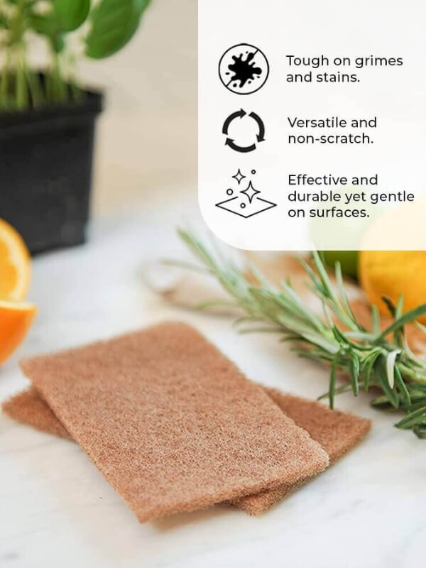 This cleaning set is made from sustainable & recycled materials and is perfect for cleaning kitchen surfaces, appliances and dishes. Effective for cleaning dirt and stains yet gentle enough not to scratch surfaces, this is a perfect sustainable swap in your household.